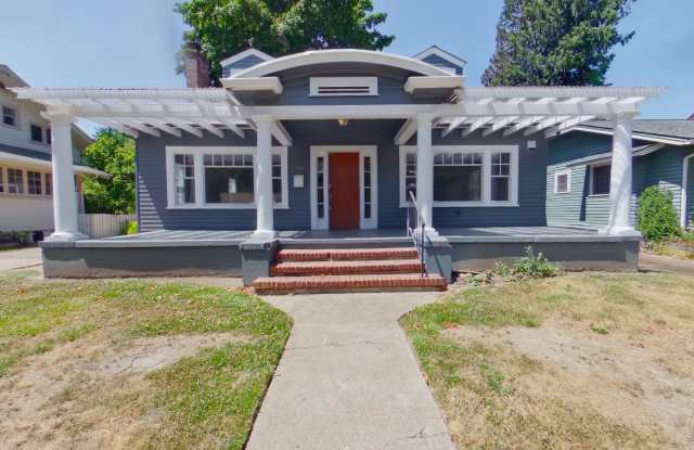 130 NW 12th St. Gallery 2
