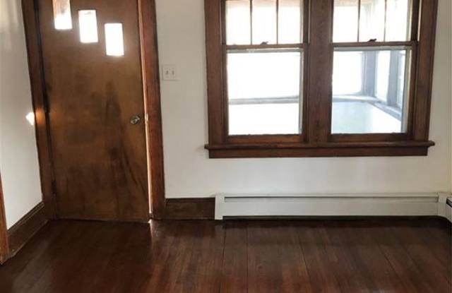 369 Edgewood Avenue Gallery 3