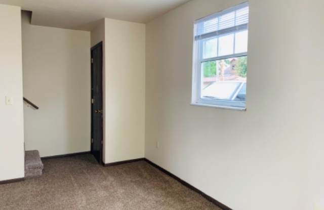 1211 Wyatt Ln - 1211 Wyatt Lane, Belpre, OH 45714