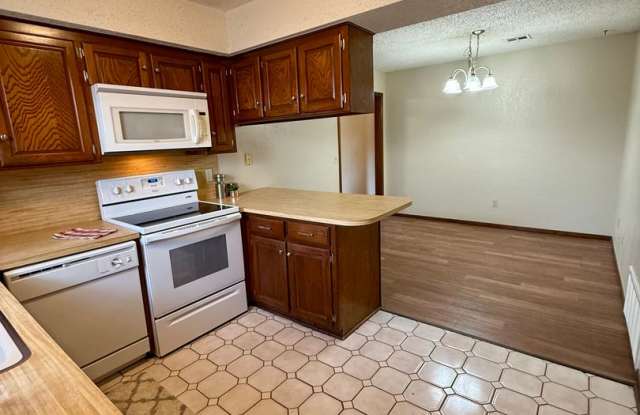 Spacious 3 Bedroom, 2 Bath Home in Moore! Gallery 3
