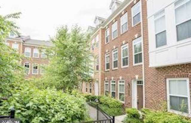 9652 PULLMAN PLACE - 9652 Pullman Place, Oakton, VA 22031