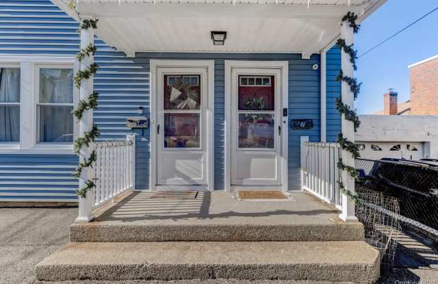 7 4th Street Gallery 4