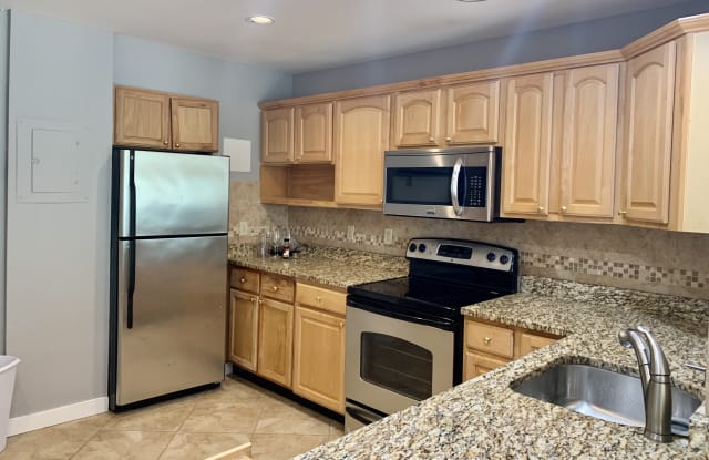 2218 S Quincy St # 1 - 2218 South Quincy Street, Arlington, VA 22204