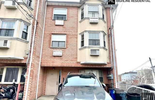 1046 CRESCENT STREET photos photos