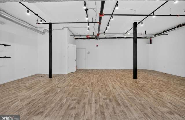 2119 N FRONT Street Gallery 1