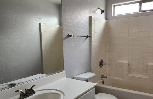 Single Level Avondale Home Gallery 4