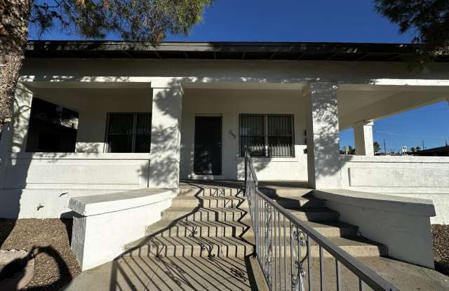 2531 Pershing Drive photos photos