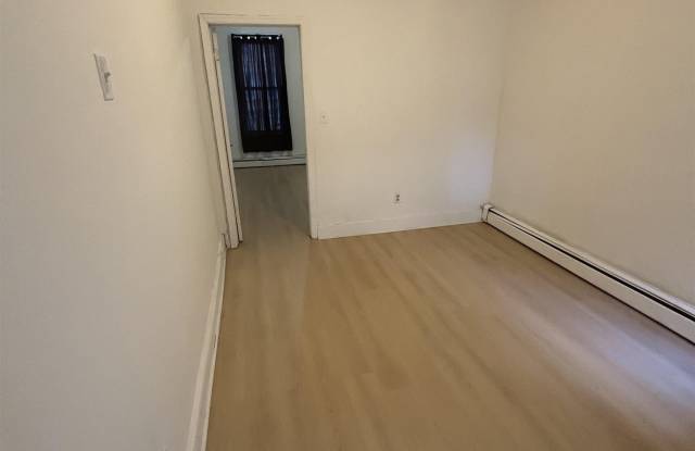 406 WOODLAWN AVE Gallery 3