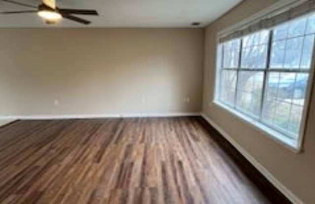1718 Murray Creek Drive Gallery 2