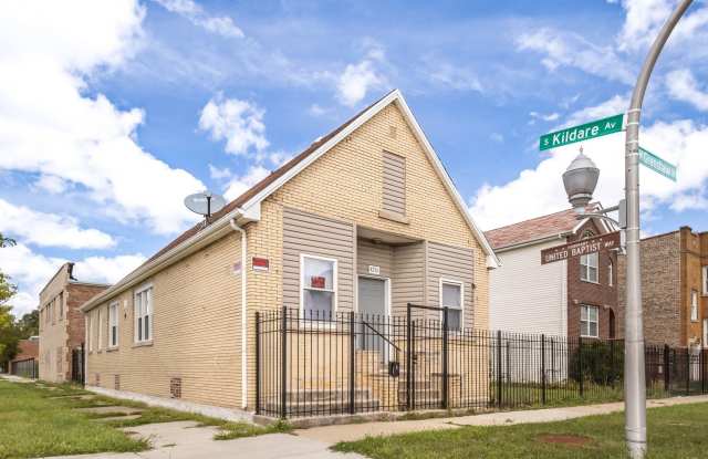 4256 W Grenshaw Street - 4256 West Grenshaw Street, Chicago, IL 60624