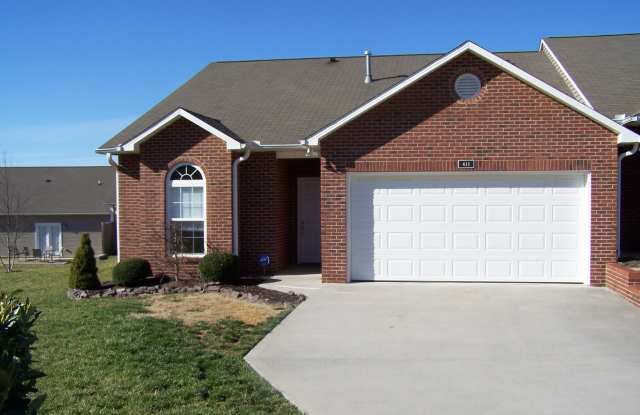 3 bed, 2 bath, 2 car garage, ranch style townhouse in N. Knoxville photos photos