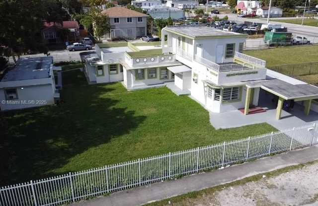 7802 NW 8th Ave photos photos