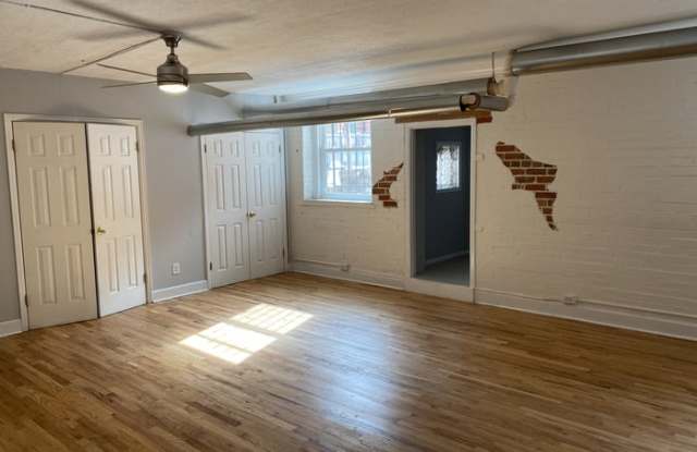 1376 Pearl Street Gallery 4