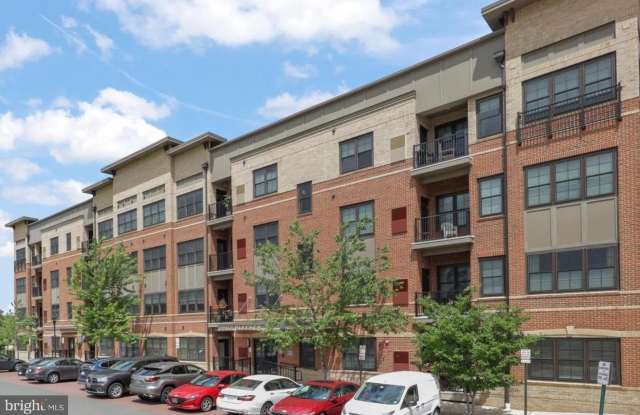 2903 BLEEKER ST #5-206 Gallery 1