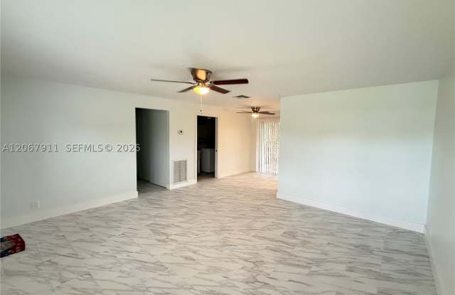 3558 Everglades Rd Gallery 3