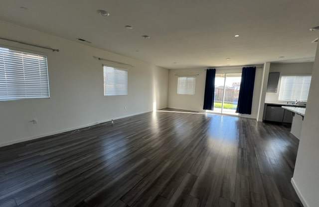 2024 Maggie Court Gallery 2