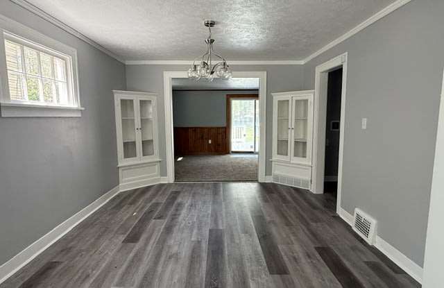 17901 Delavan Avenue Gallery 3