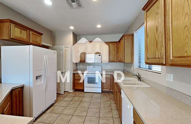 2105 E Grand Canyon Dr Gallery 4