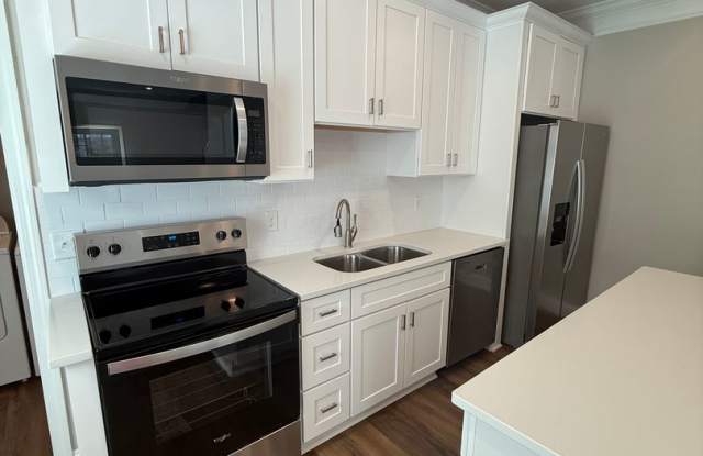 Pre-Leasing for the 27-28 School Year! Brand New Duplex In The Sought After Rosewood Columbia Area Near USC - Unit B photos photos