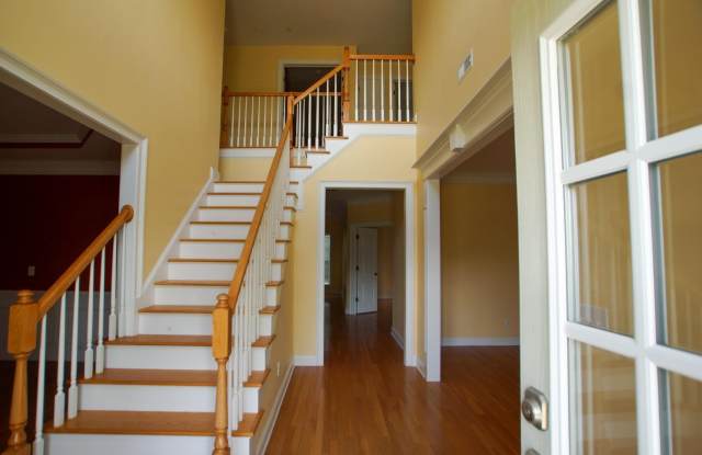 208 Creststone Drive Gallery 4