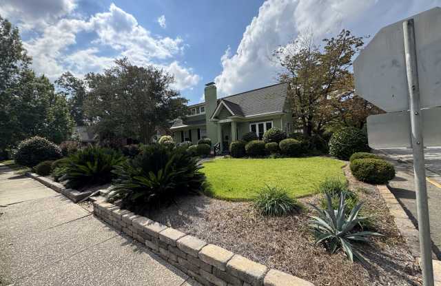 131 Woodrow St - 131 Woodrow Street, Columbia, SC 29205