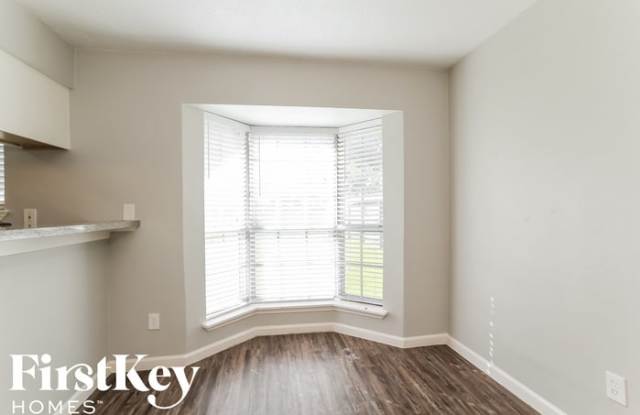 905 Sunnybrook Lane Gallery 4