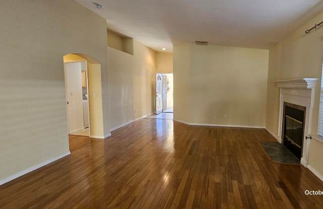 Beautiful Northeast Single Story Home Located In River Ranch Gallery 3