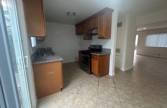 Spacious 2bed 1.5bath Apartment near Beach Blvd & Talbert Ave photos photos Spacious 2bed 1.5bath Apartment near Beach Blvd & Talbert Ave photos photos