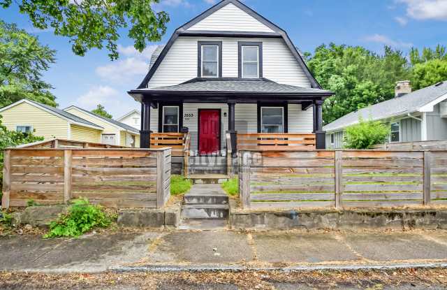 3553 N Kenwood Ave photos photos