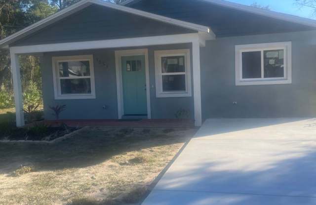 Charming 2BR House in Webster photos photos