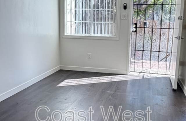 4425 College Avenue Gallery 4
