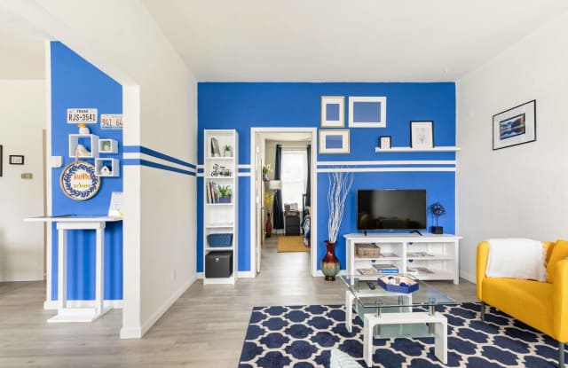 4740 Newport Avenue photos photos