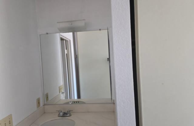 2 Bed 2 Bath Condo - 8387 Capricorn Way, San Diego, CA 92126