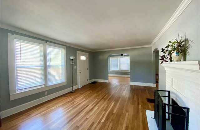1290 M L King Jr Drive Gallery 3