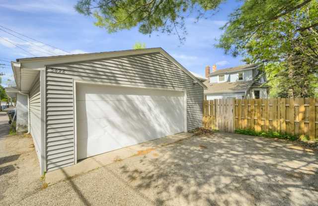 3428 Fremont Avenue South Gallery 2
