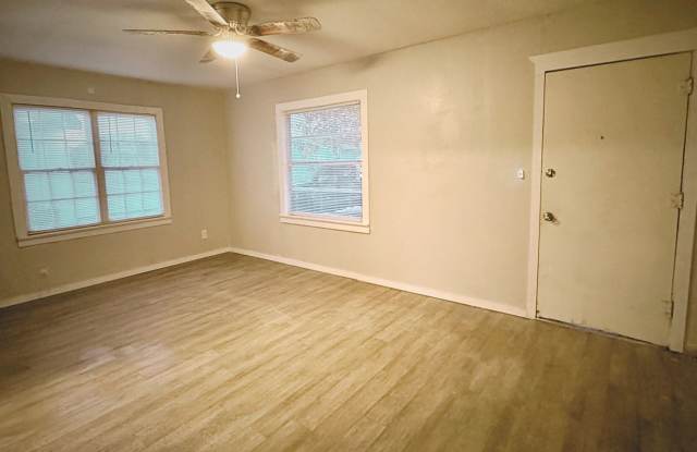 Coming Soon!!! Remodeled 2/1 in Great Location! Gallery 4