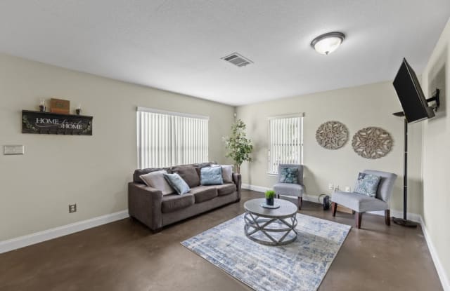 902 East Olympic DriveBEDROOM 2E - 728780 Gallery 3