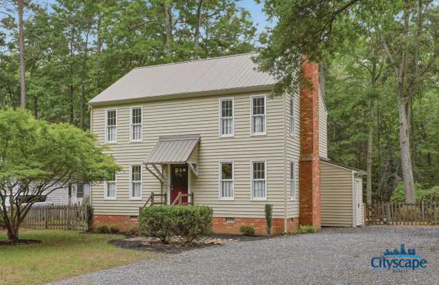 Charming Farmhouse-style Home Adjacent to Huguenot Park! photos photos