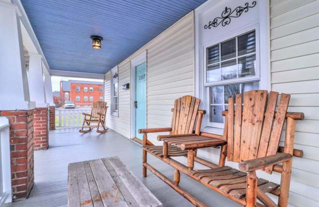 Knoxville 37917 - 3 bedroom, 2 bath Craftsman Home - Contact Ryan Fogarty (865) 333-4840 Gallery 3