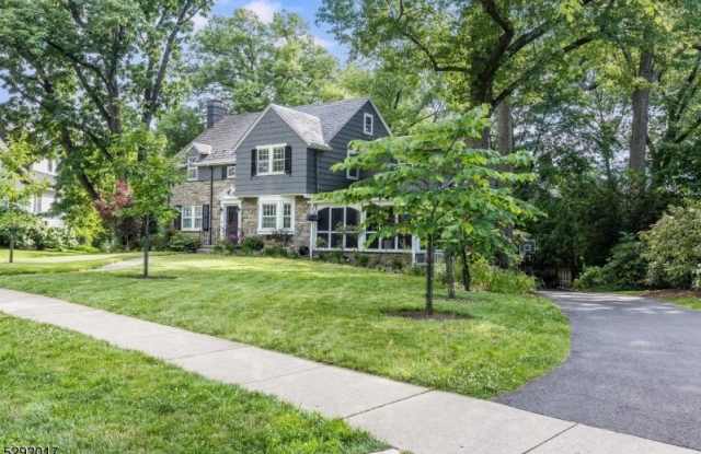 14 South Cres Gallery 3