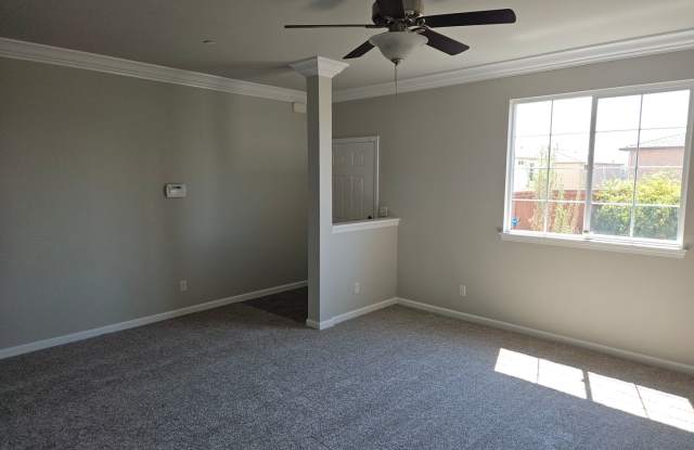 4 BED 2.5 BATH WITH LARGE BONUS ROOM & GARAGE Gallery 4
