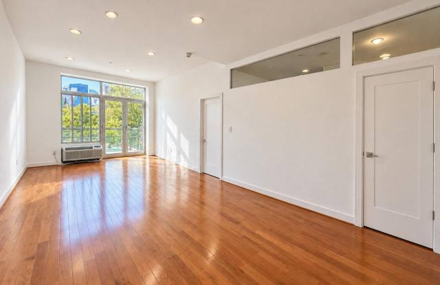 78 RIDGE Street Gallery 2