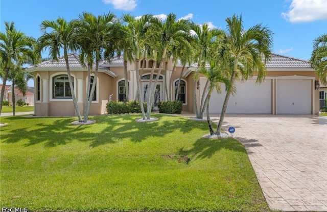 4901 SW 27th Place Gallery 3