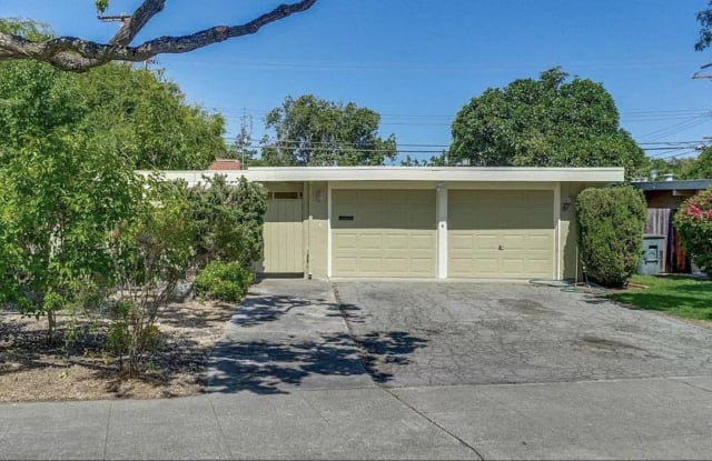 1011 Moreno Avenue - 1011 Moreno Avenue, Palo Alto, CA 94303