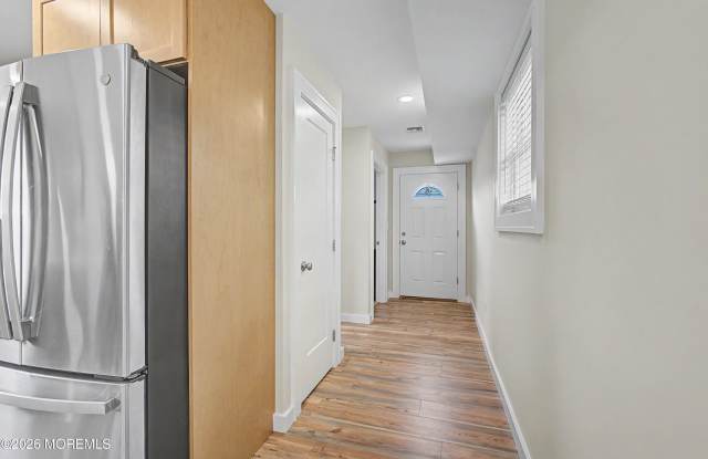 152 Center Avenue Gallery 3