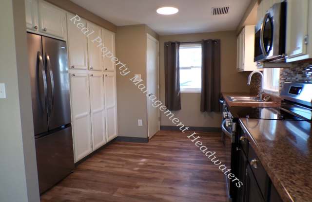2 Bedroom 1 Bath House for Rent - Pet Friendly Gallery 4