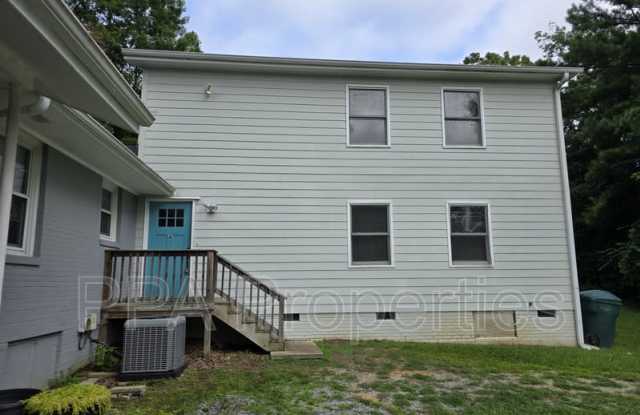 2404 Francis St photos photos