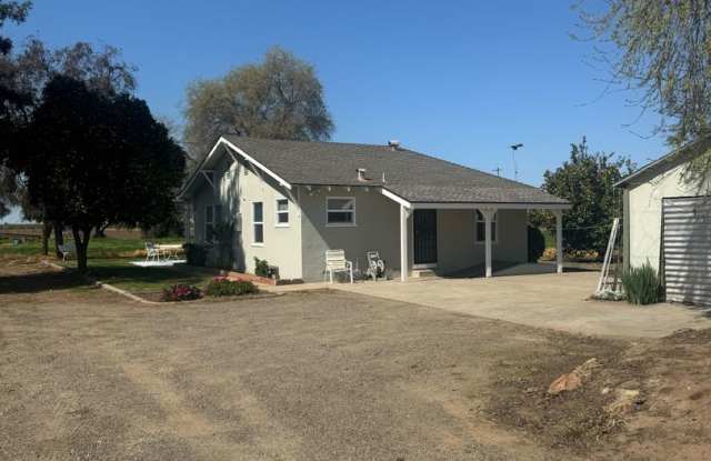 Charming and newly remodeled 2-bedroom, 1-bathroom home in Merced - 1587 Massasso Street, Merced County, CA 95341