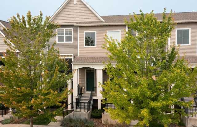 Exceptional Maple Grove 4 bed, 3 bath spacious townhome for rent. photos photos