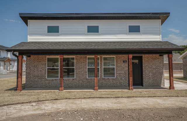 2 Bedroom 2 Bath Cottage - 700 North Honey Locust Bend, Fayetteville, AR 72704